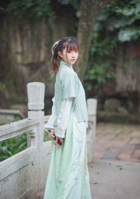 钢铁的魔女