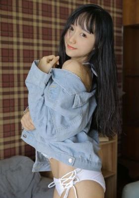 洞内泉滴滴洞外草萋萋杜甫